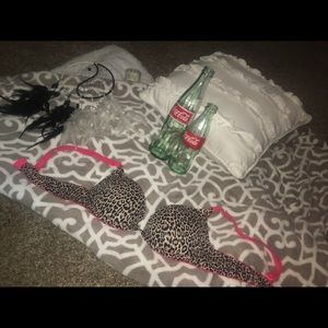 PINK cheetah print bra!